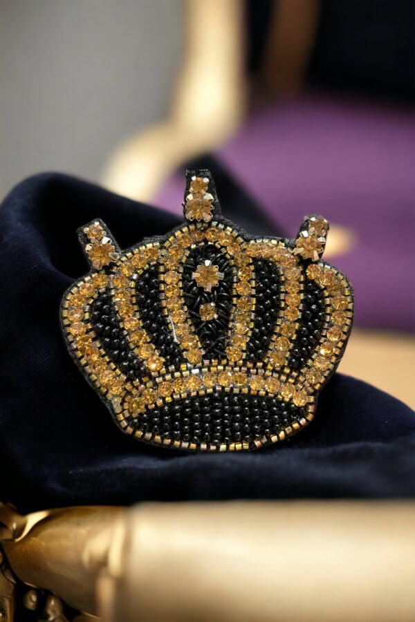 Black gold crown