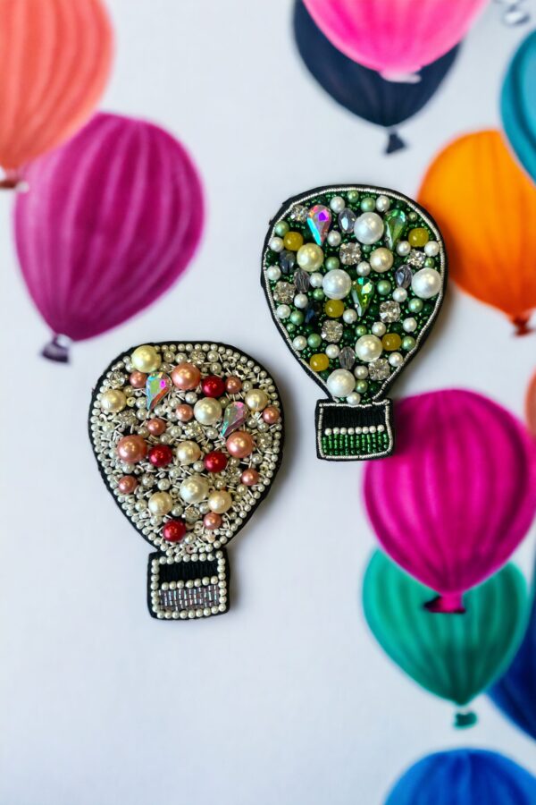 Air ballon brooch