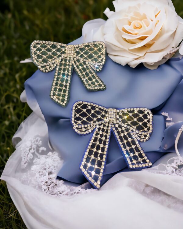 The velvet bow brooch green