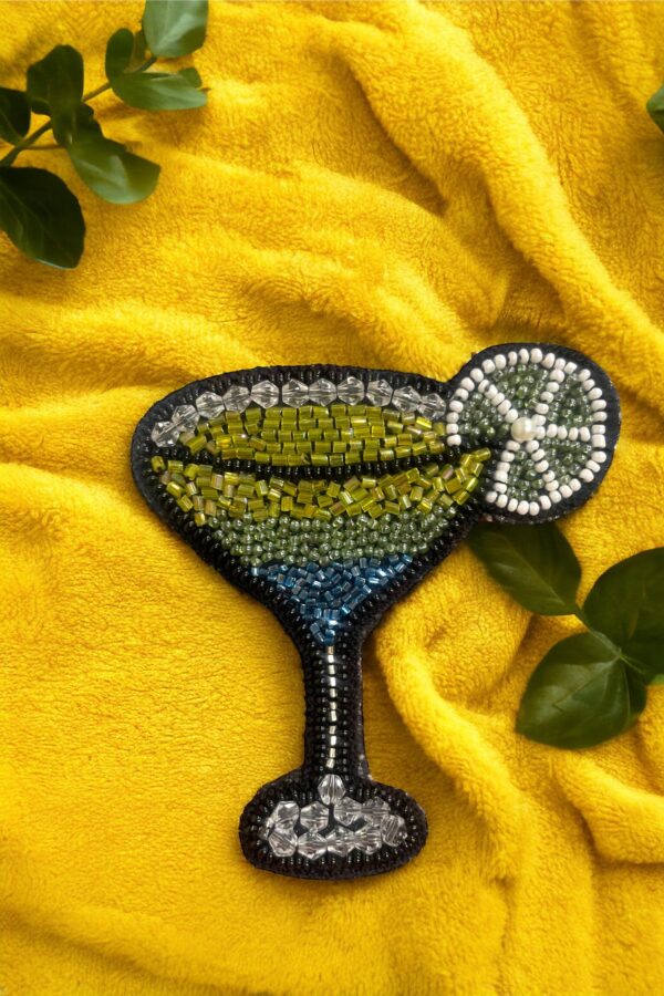 The mocktail brooch (1)