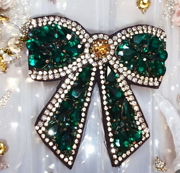 The  bow brooch -LUXE