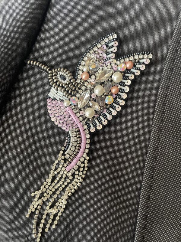 The LUXE Hummingbird’s brooch - Image 3