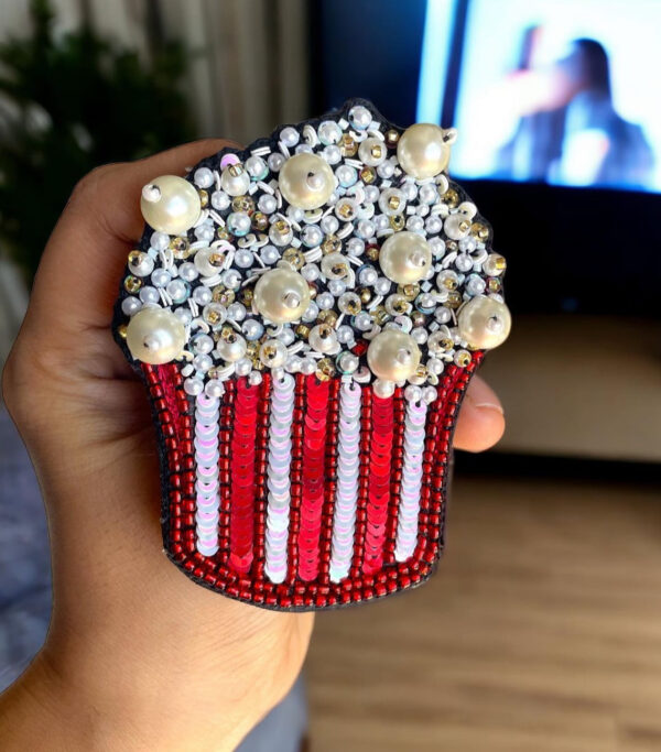 Popcorn brooch