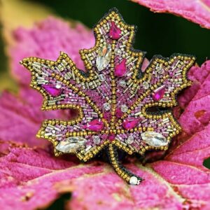 Maple leaf brooch