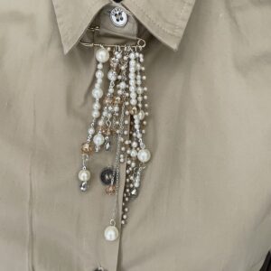 SAFETY PIN BROOCH(PEARL CHARMS)